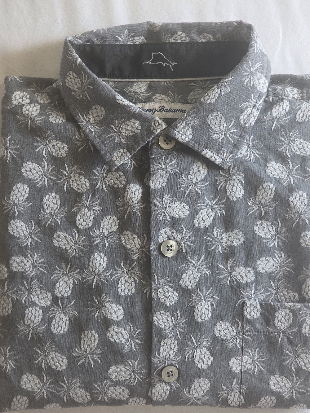 Tommy Bahama Men's Gray Pineapple Short Sleeve Shirt- SIZE M